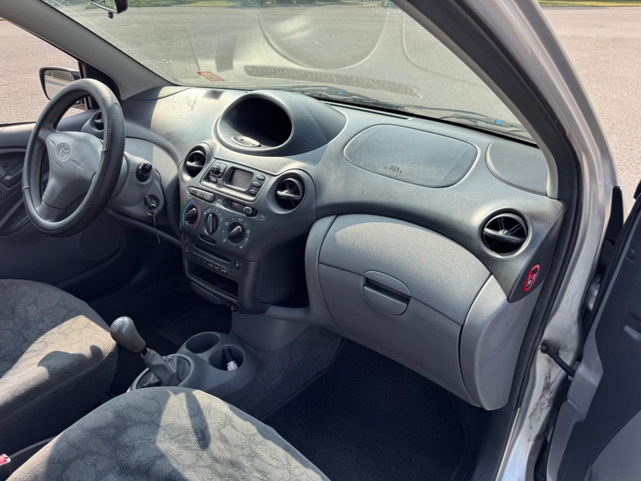 Toyota Yaris 1.0i 16V cat 5 porte