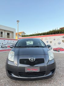 Toyota Yaris 1.0 3 porte Sol