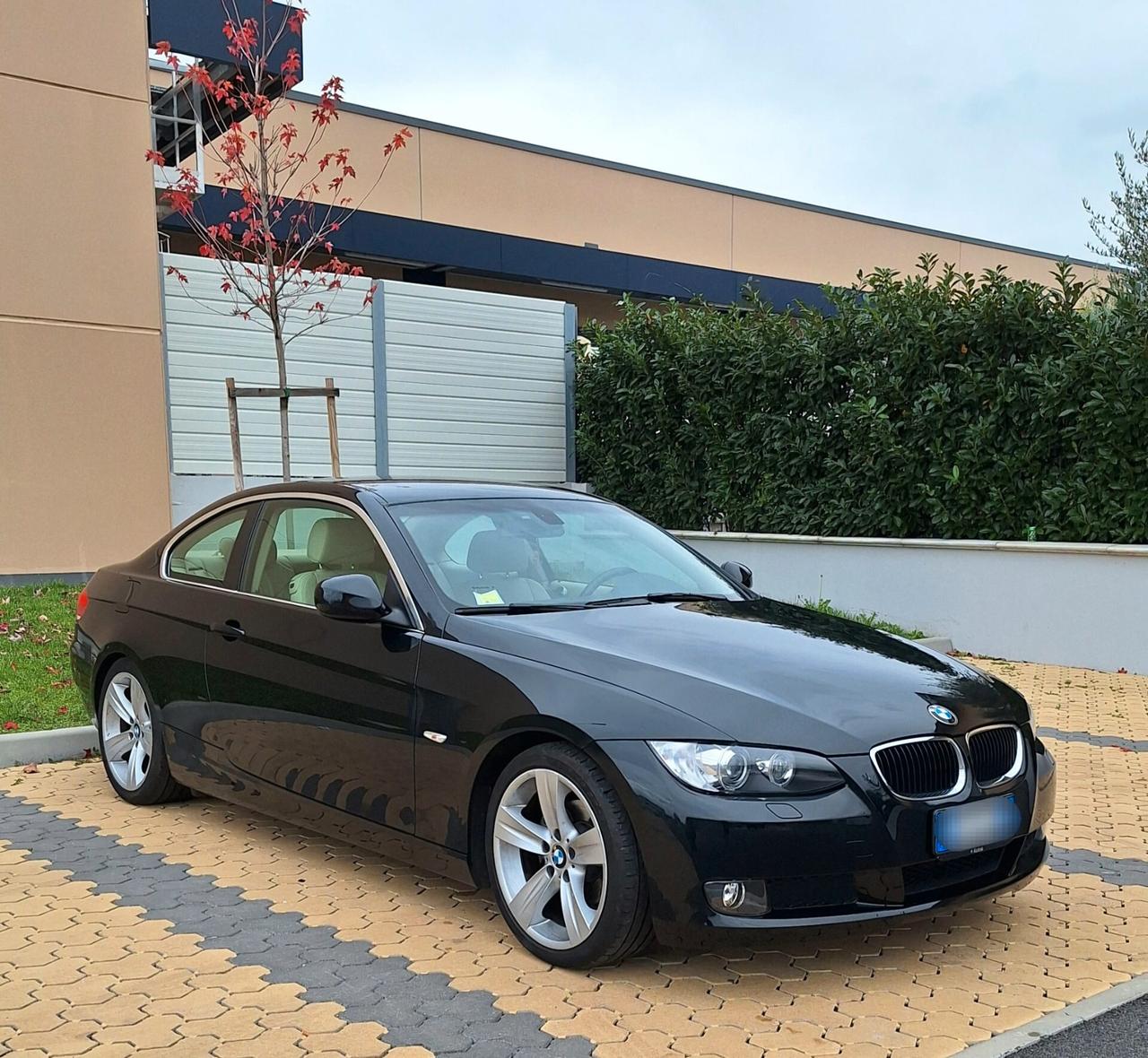 BMW 320i COUPè - 66.000km - PARI AL NUOVO