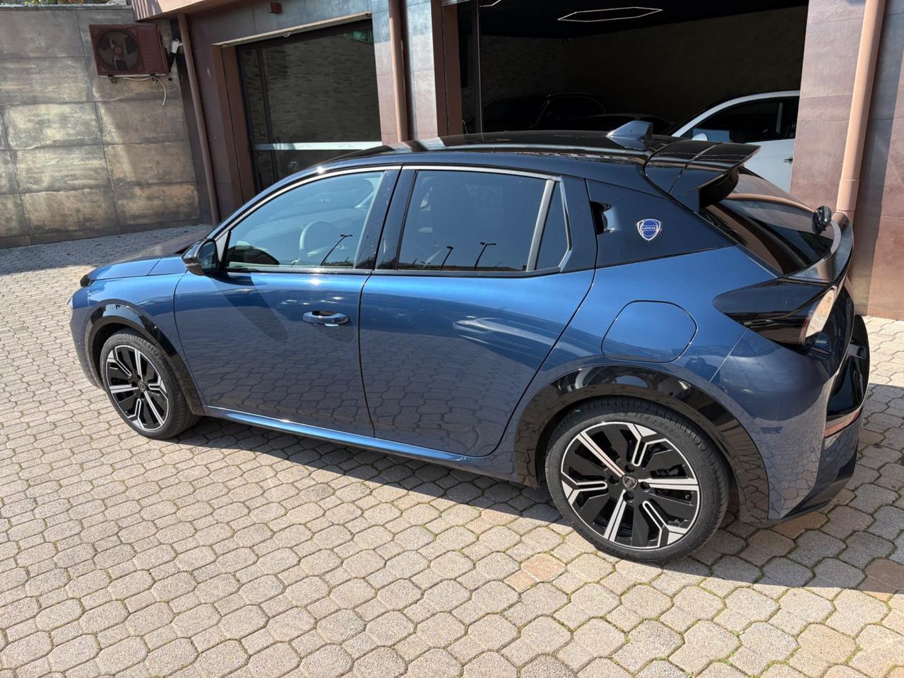Lancia Ypsilon Hybrid e-DCT LX