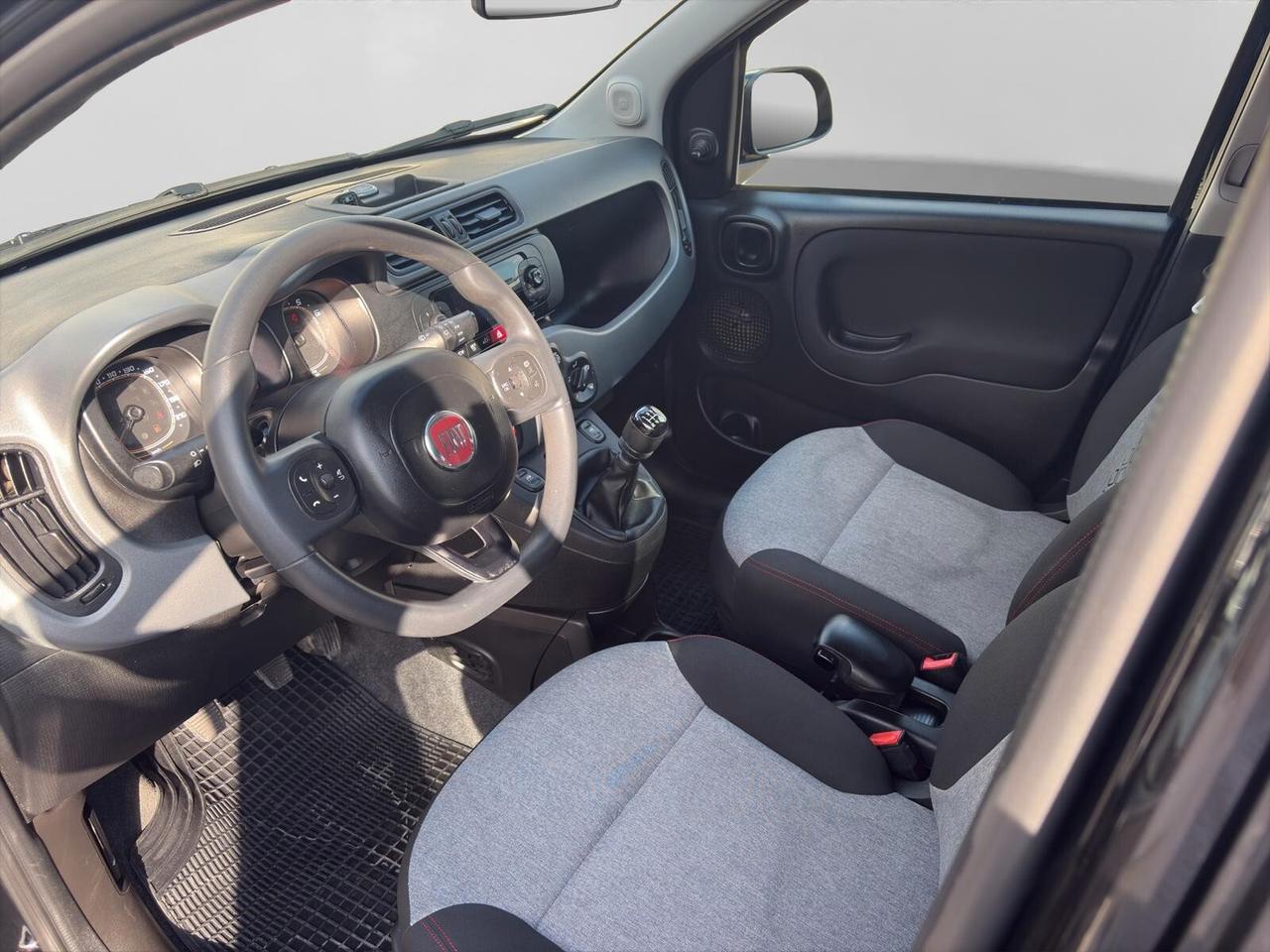 Fiat Panda 1.2 Lounge 69cv UConnect NEOPATENTATI