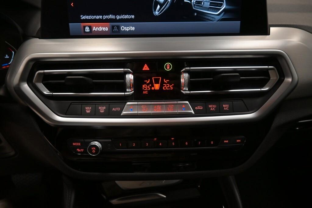 Bmw X4 X-DRIVE 20D 48V 190CV ( FARI LED - PDC TELECAMERA POST. CERCHI 19 PELLE CLIMA TRIZONA )
