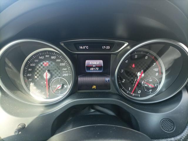 MERCEDES-BENZ A 200 Premium