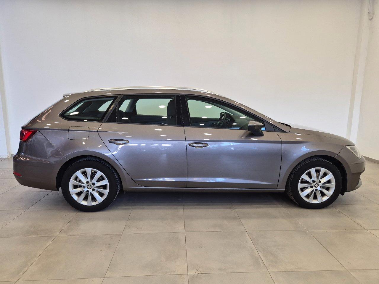 Seat Leon ST 1.6 tdi Style 115cv dsg - UNIPROPRIETATIO - NEOPATENTATI -Acc/Lim - Sens. Post.