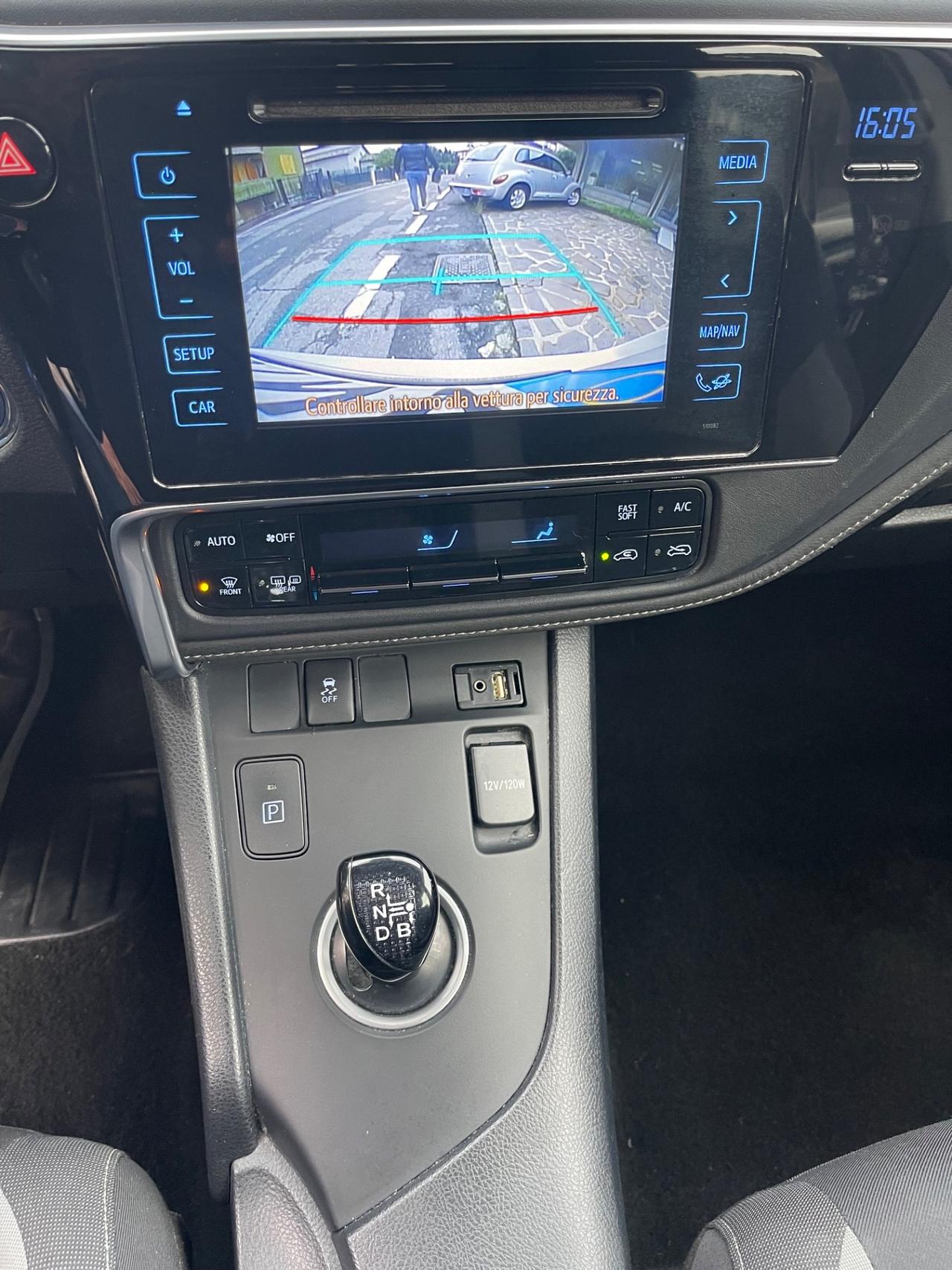 Toyota Auris Touring Sports 1.8 Hybrid Lounge