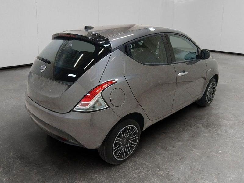 Lancia Ypsilon 1.0 firefly hybrid Oro s&s 70cv