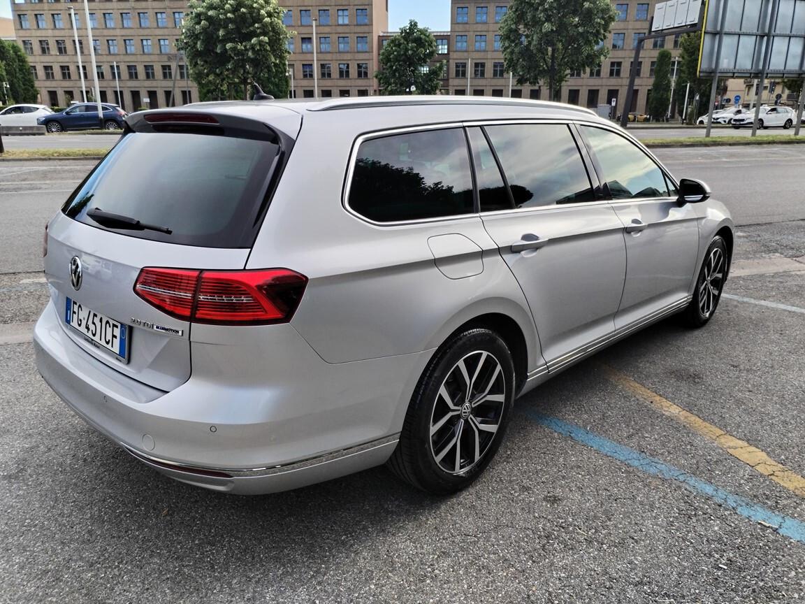 Volkswagen Passat SW 2.0 TDI Highline 10/2016 KM122000 UNIPRO MANUALE FULL SERVICE VW
