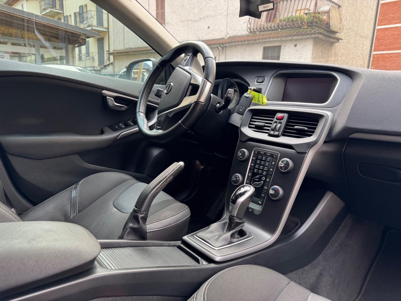 Volvo V40 D2 Geartronic Inscription - VETRI OSCURATI TAGLIANDO COMPLETO EFFETTUATO