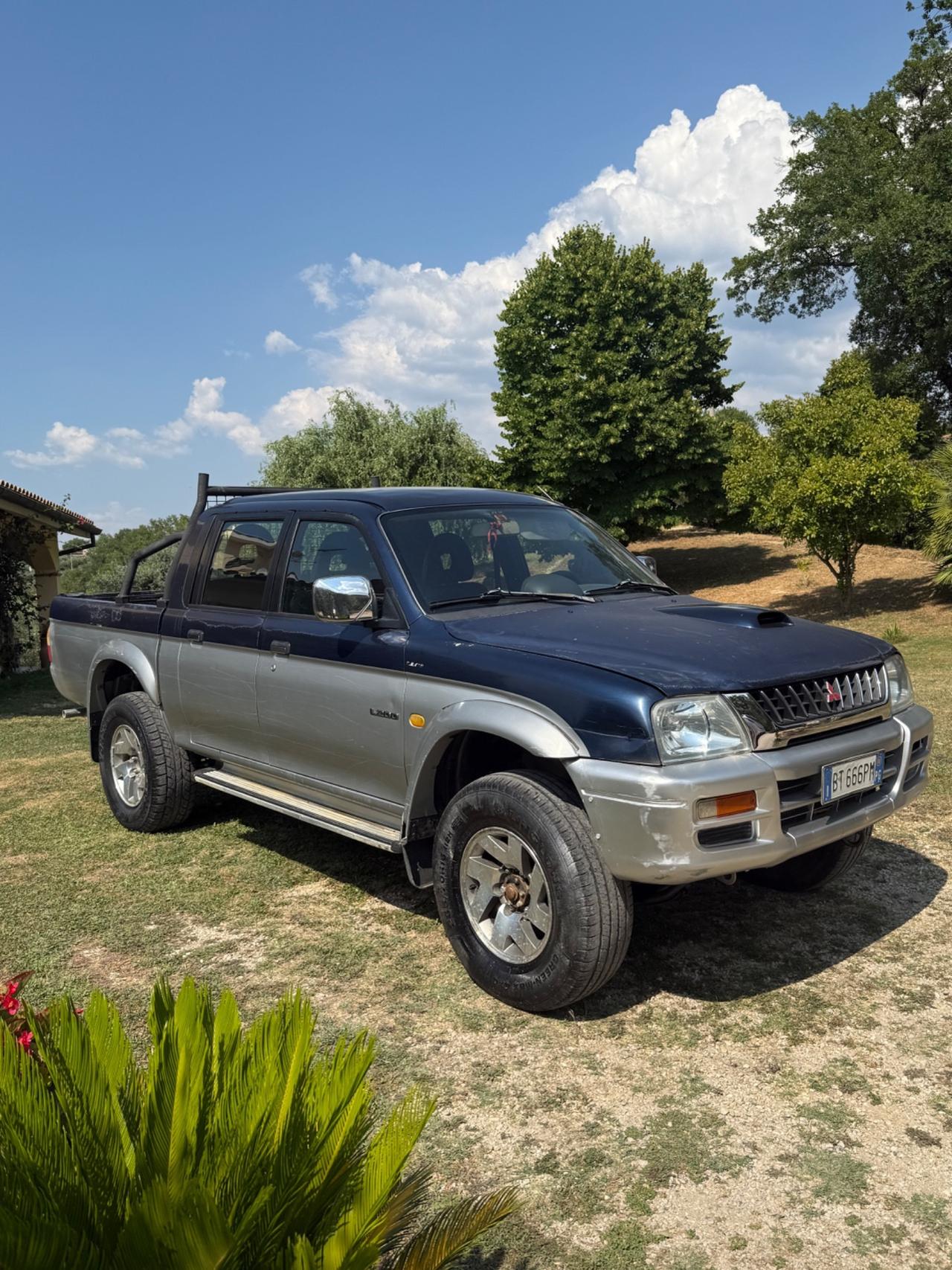 Mitsubishi L200 2.5 TDI 4WD Club Cab Pick-up GLS