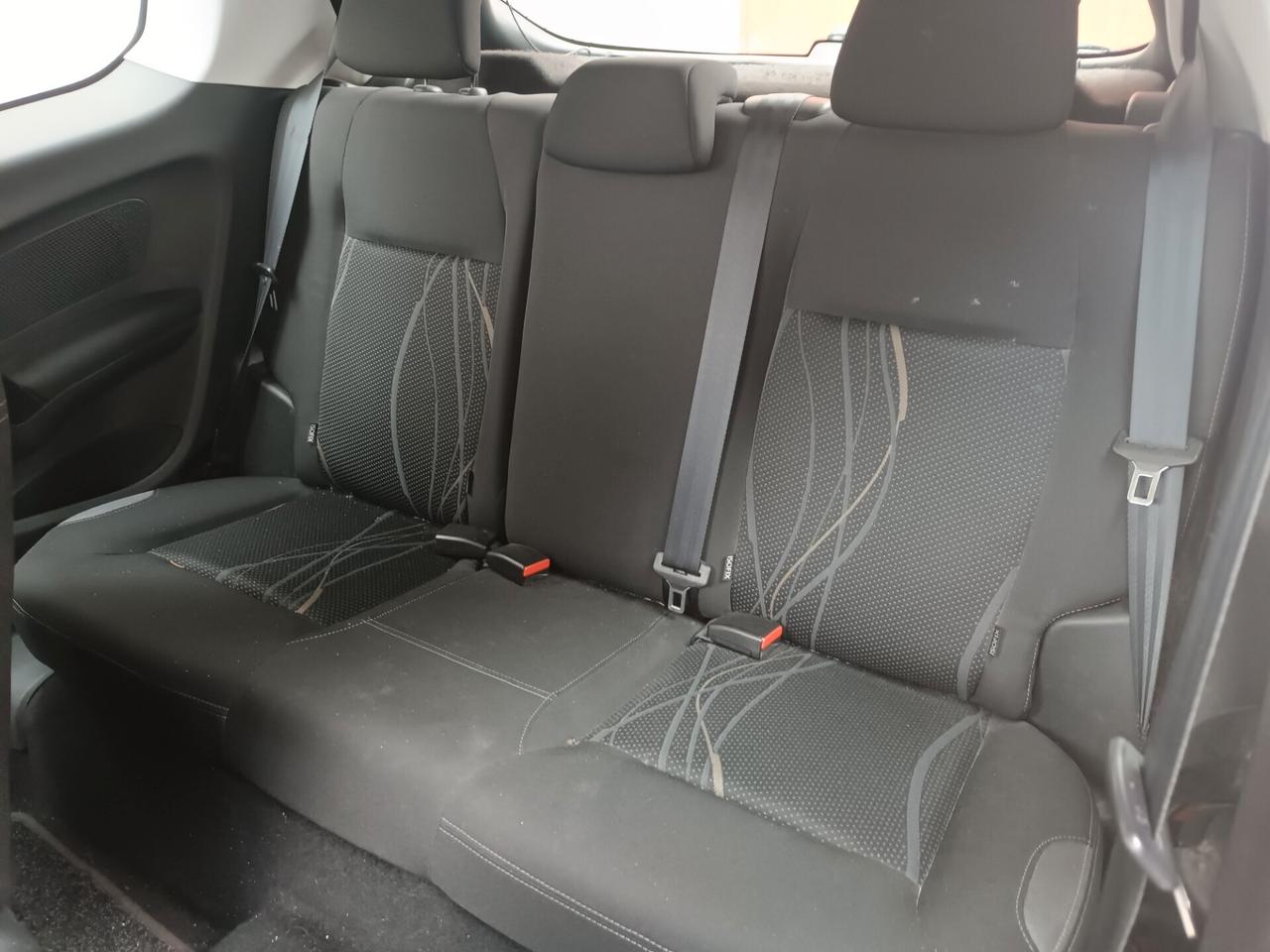 208 1.2 VTi 82 CV 3 p allure cinghia di distribuzione e tagliando appena eseguiti