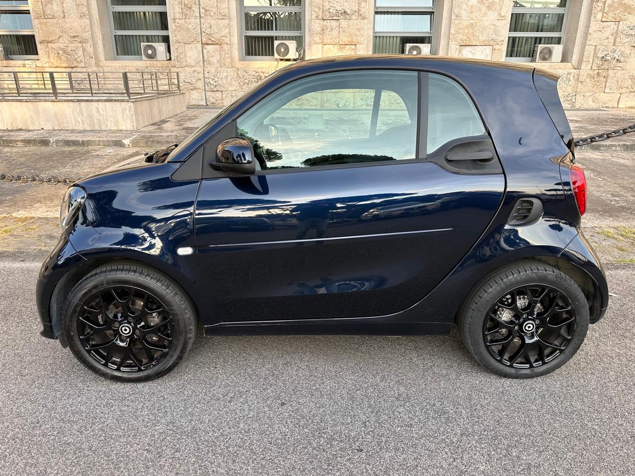 Smart Fortwo 90CV Paris Blue Superpassion NAVI LED