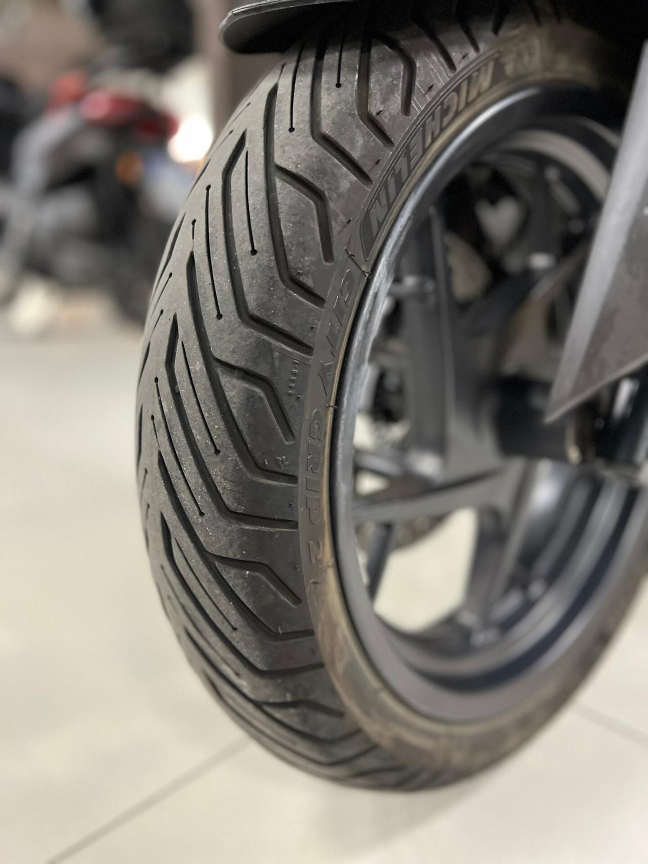 Yamaha X-Max 300