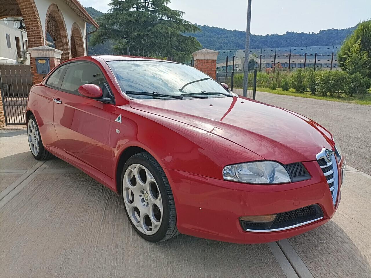 Alfa Romeo GT 1.9 JTDM 16V Distinctive