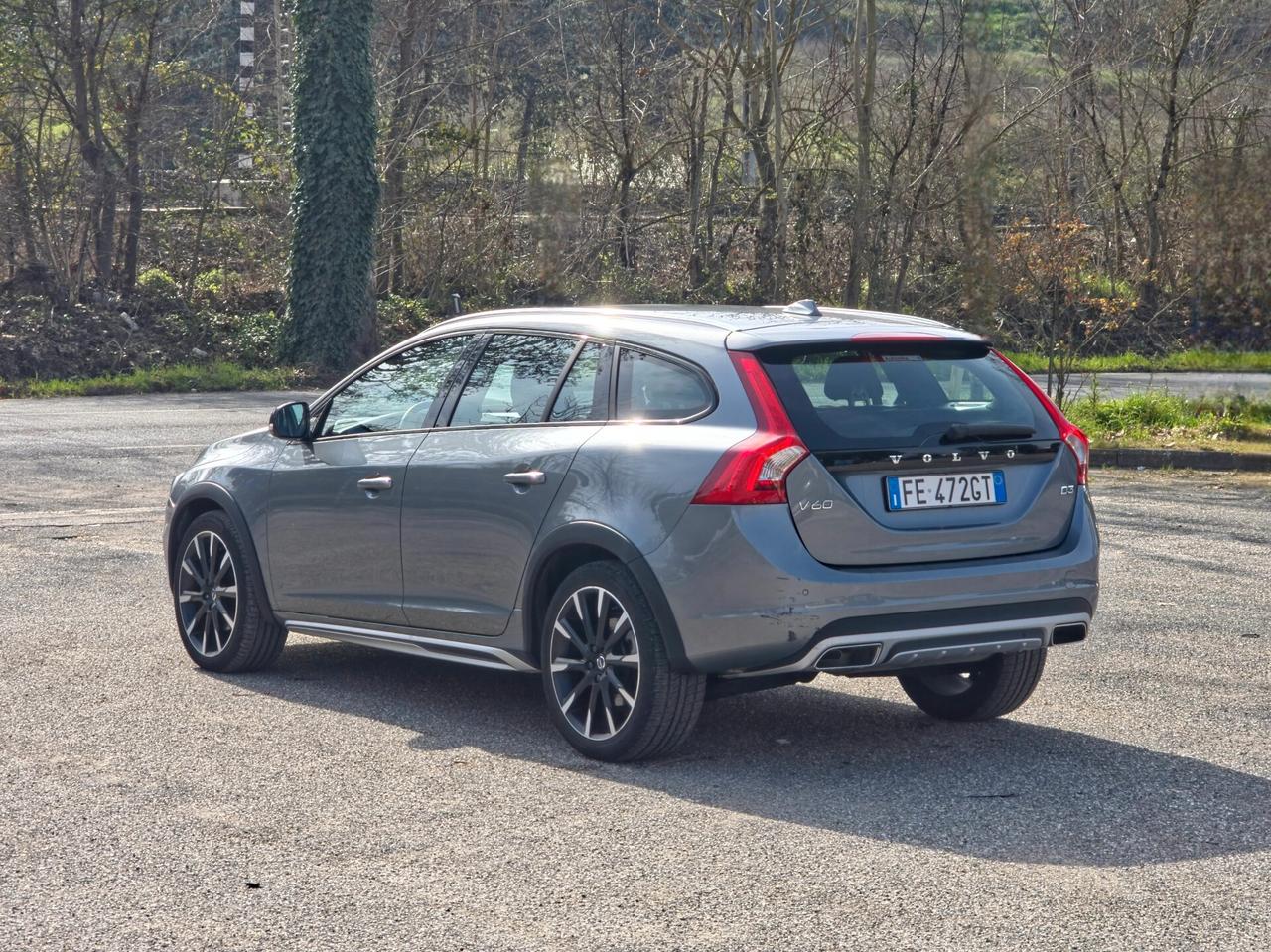 Volvo V60 Cross Country CV-150 D3 Geartronic Summum 2016-E6 Automatico