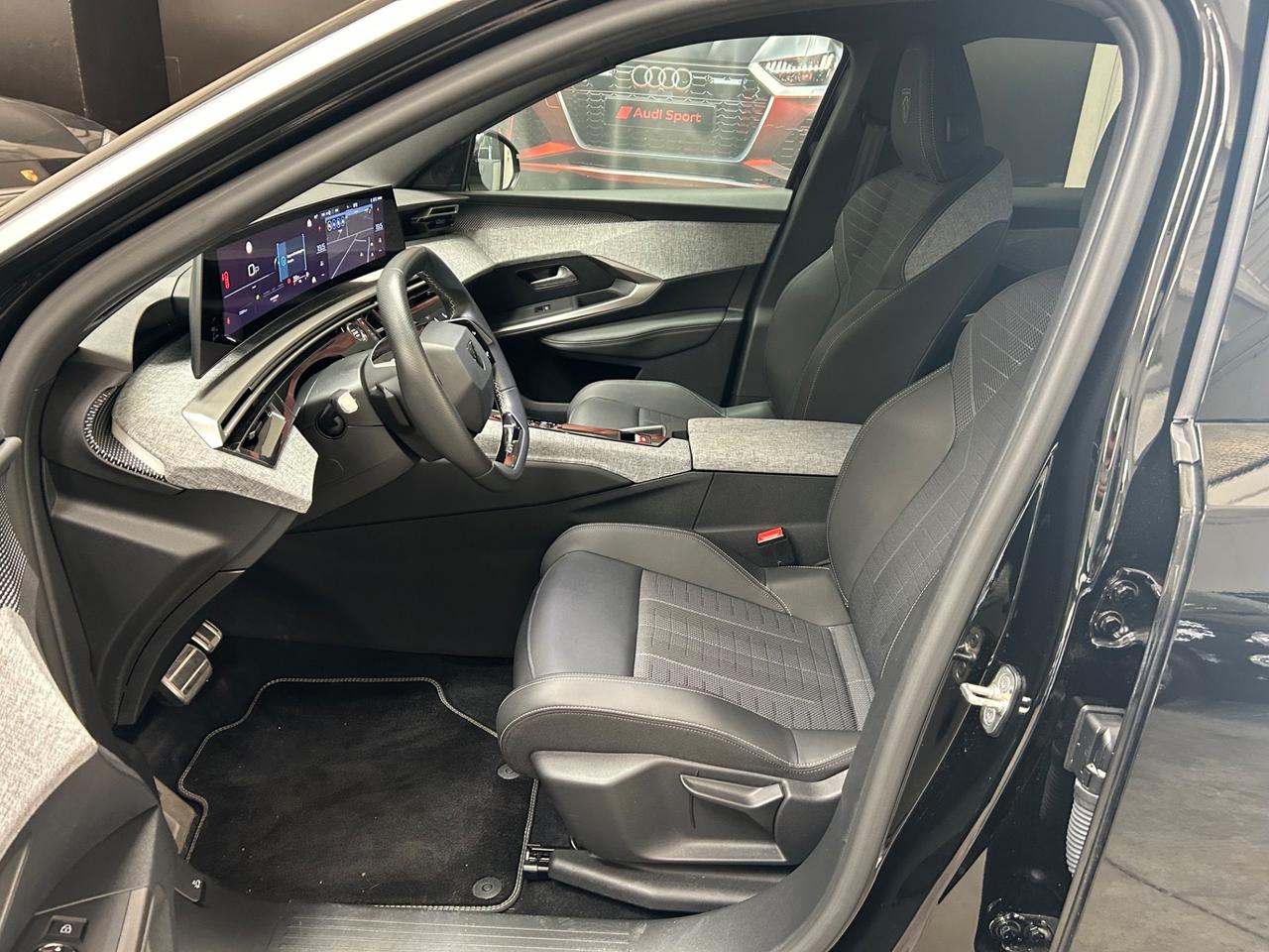 Peugeot 3008 GT Hybrid 145cv e-DCS6