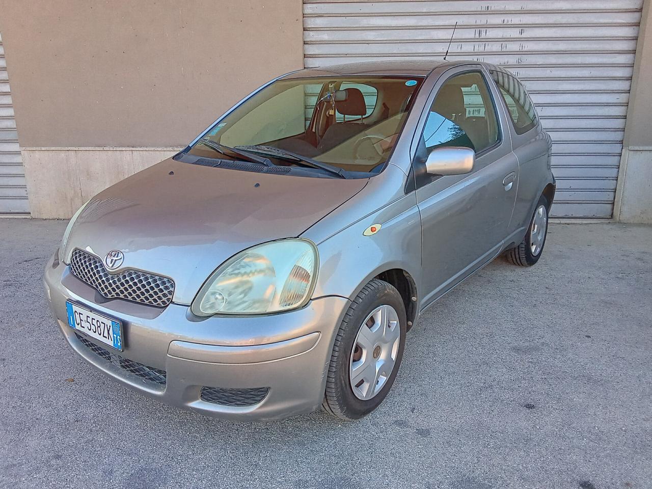 Toyota Yaris 1.0i 16V cat 3 porte Sol