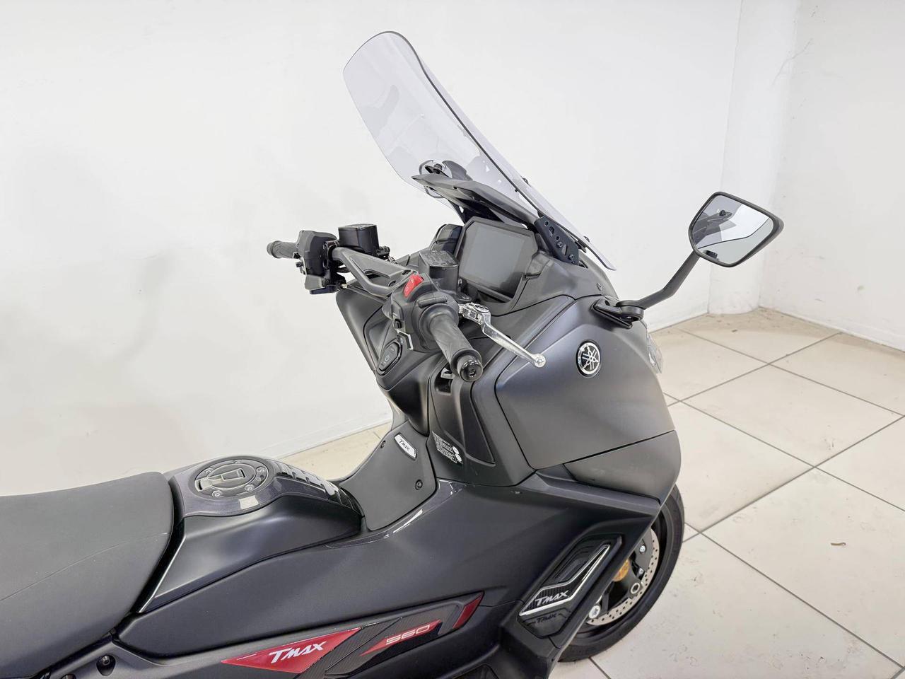 YAMAHA T-Max 560