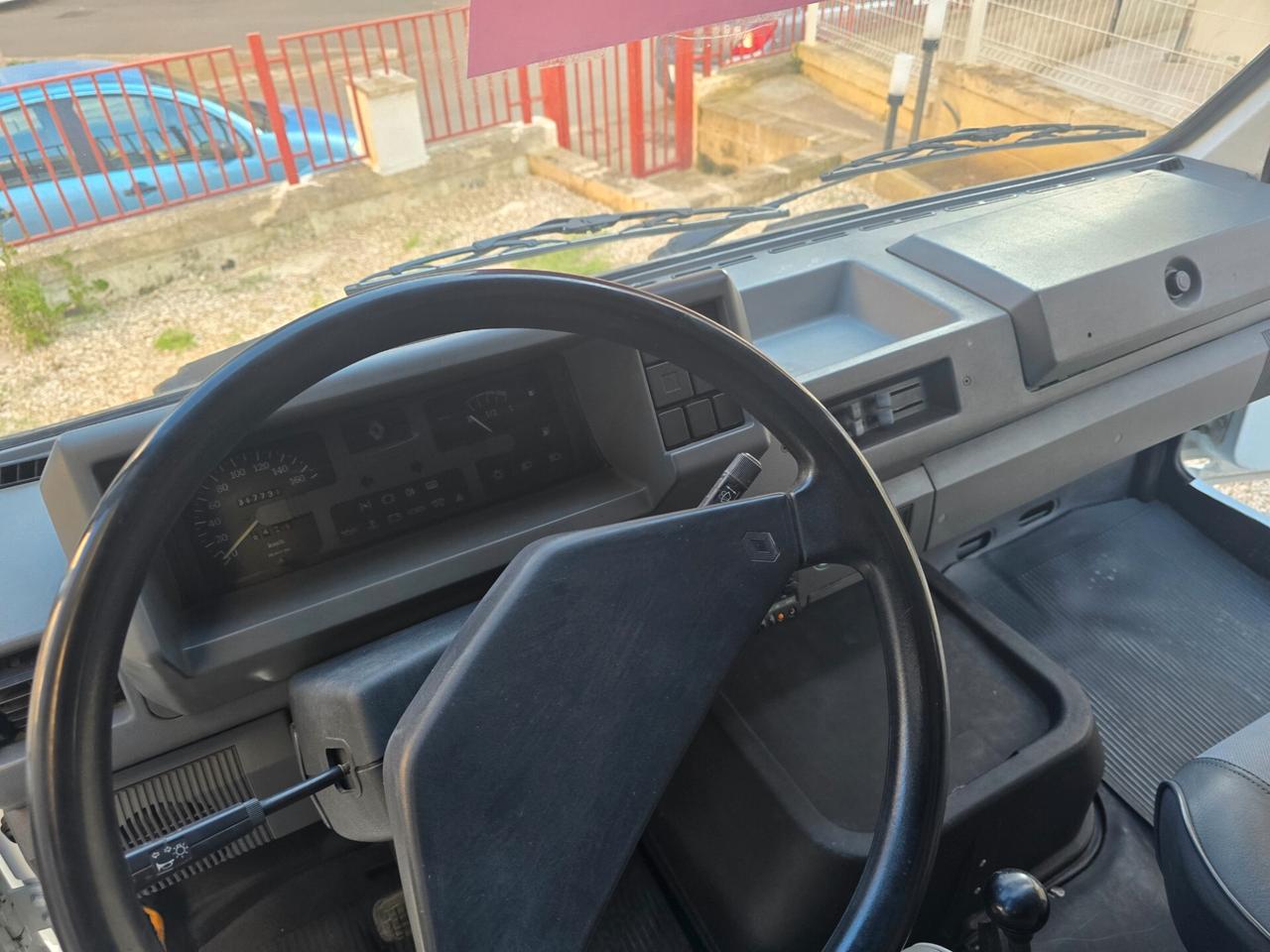 RENAULT B110 TURBO - FURGONATO ARREDATO PER TRASPORTO ABBIGLIAMENTO