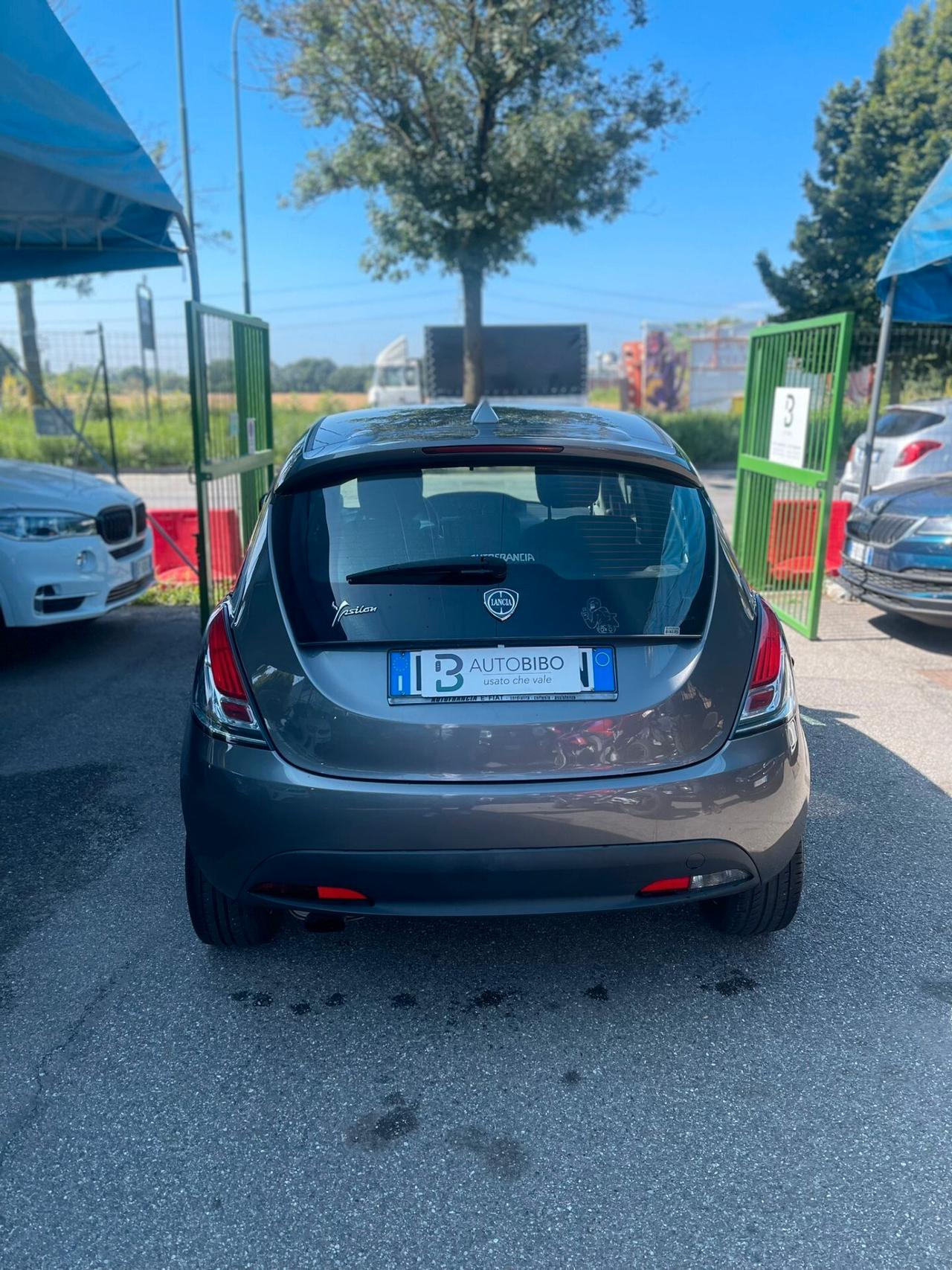 Lancia Ypsilon 1.2 69 CV 5 porte S&S Silver