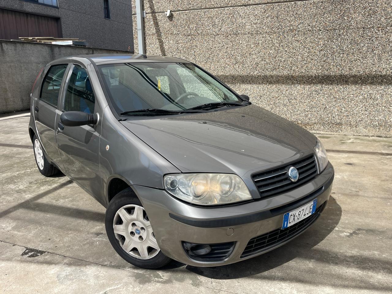 Fiat Punto 1.2i benzina euro4 neopatentati