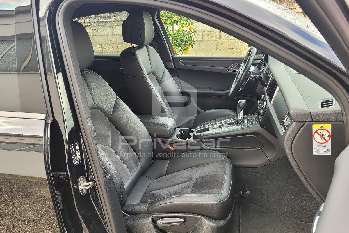 PORSCHE Macan 2.0