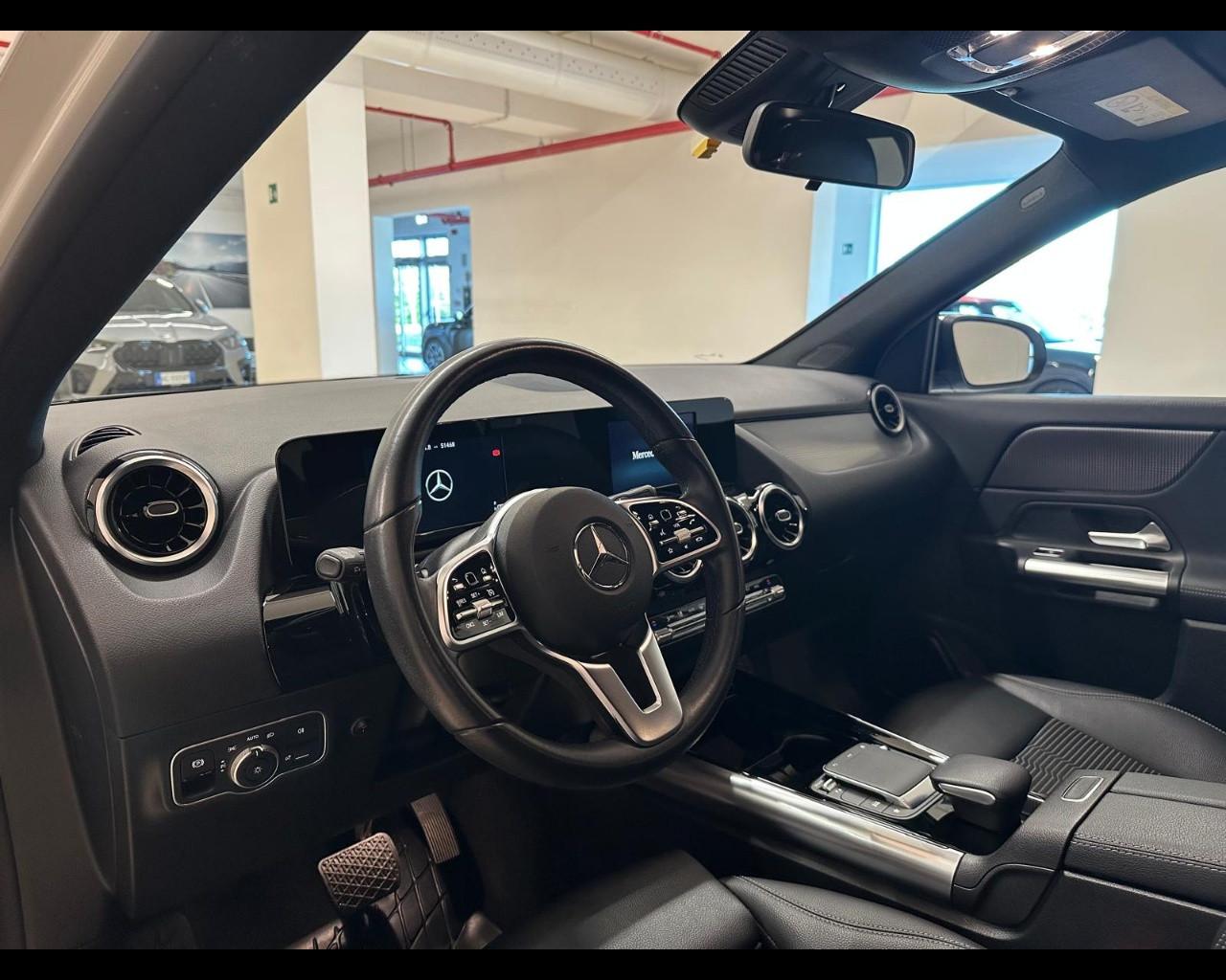 Mercedes-Benz GLA (H247) - GLA 180 Automatic Sport