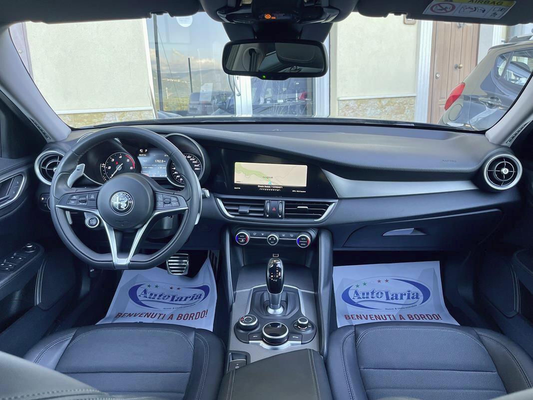 Alfa Romeo Giulia 2.2 Turbodiesel 190 CV AT8 B-Tech Blak Edition Pak esterno Veloce "Cerchi da 19°-Pinze Brembo gialle