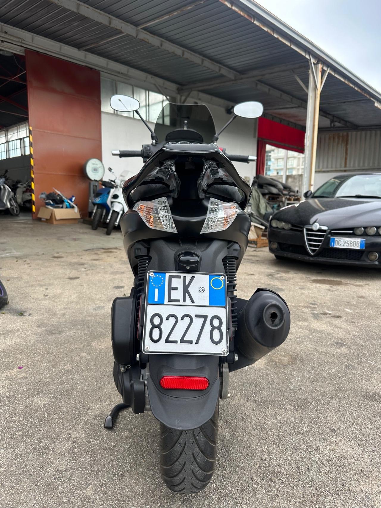 PIAGGIO BEVERLY 300 POLICE