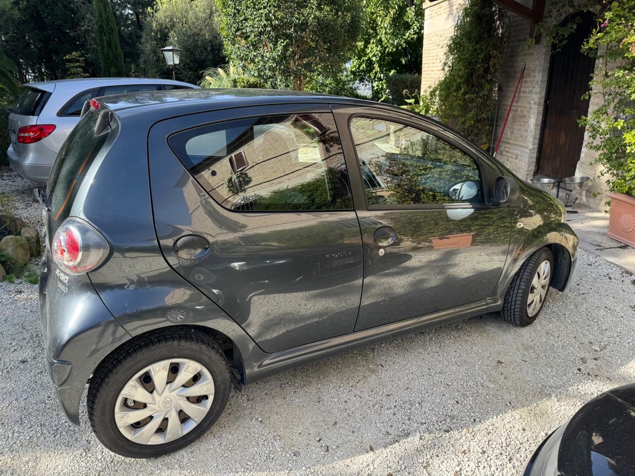 Toyota Aygo 1.0 12V VVT-i 5 porte Lounge Connect MMT