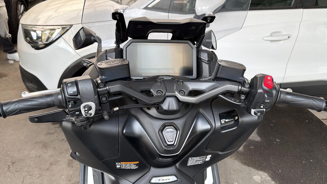 Yamaha T Max 560