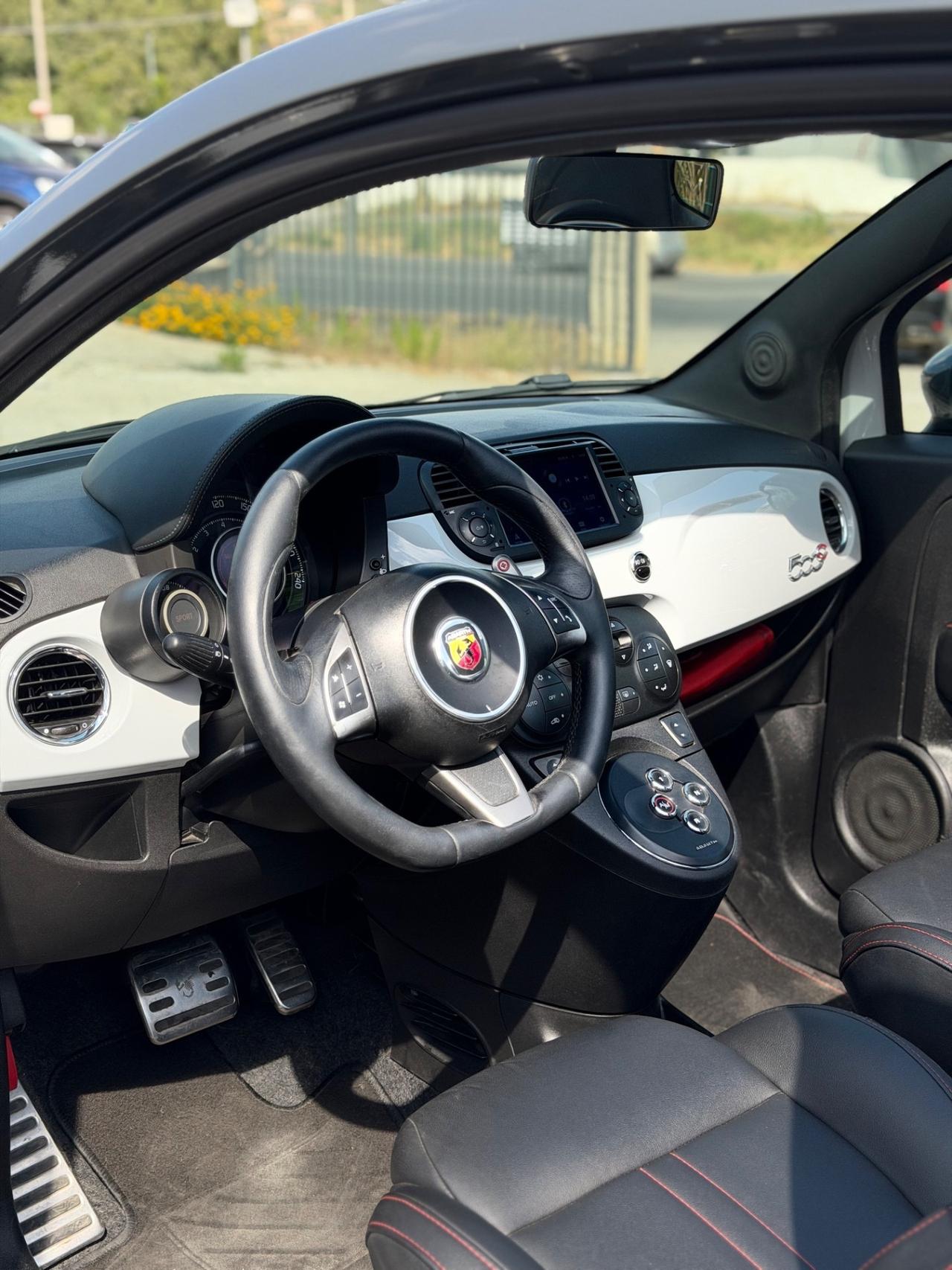 Abarth 500 C 1.4 Turbo T-Jet MTA Bicolore