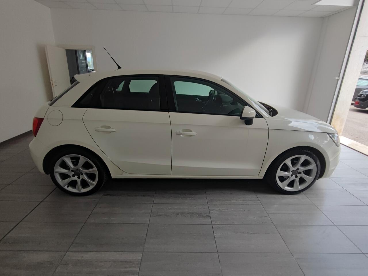 Audi A1 1.6 TDI S tronic Admired