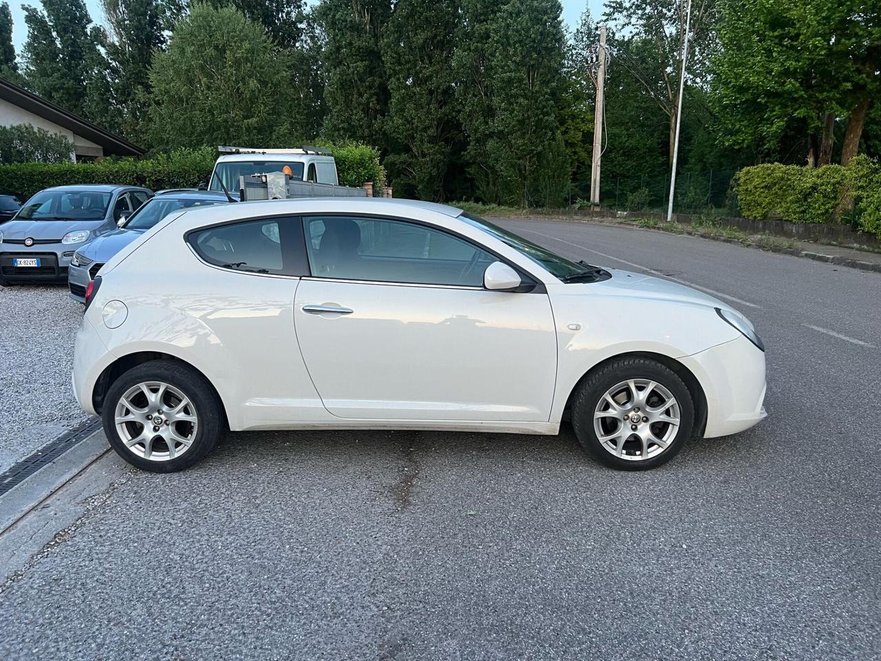Alfa Romeo MiTo 1.6 JTDm-2 S&S Distinctive Sport Pack