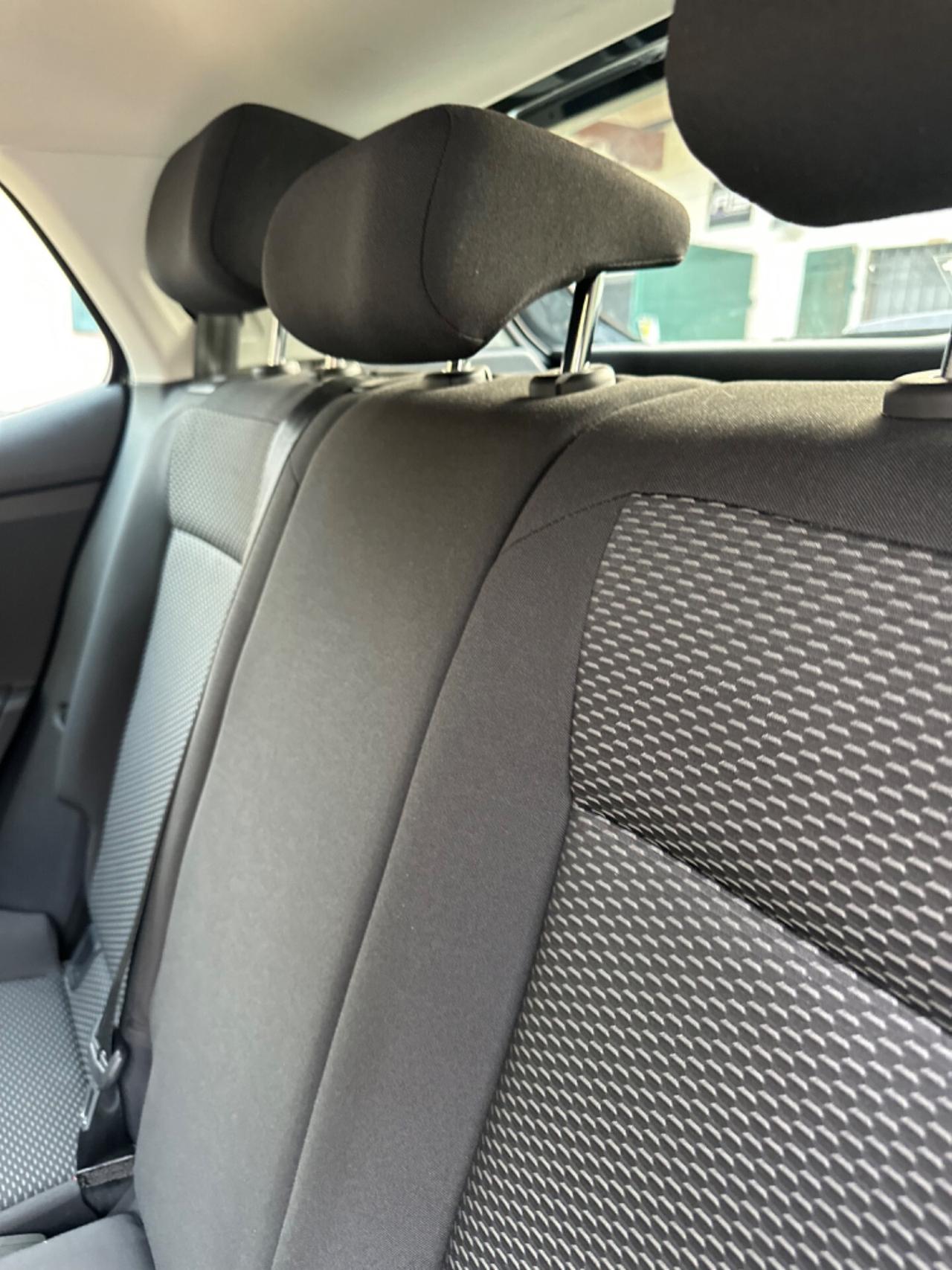 Volkswagen T-CROSS 1.6 TDI STYLE EURO6B LANEASS FRONTASS
