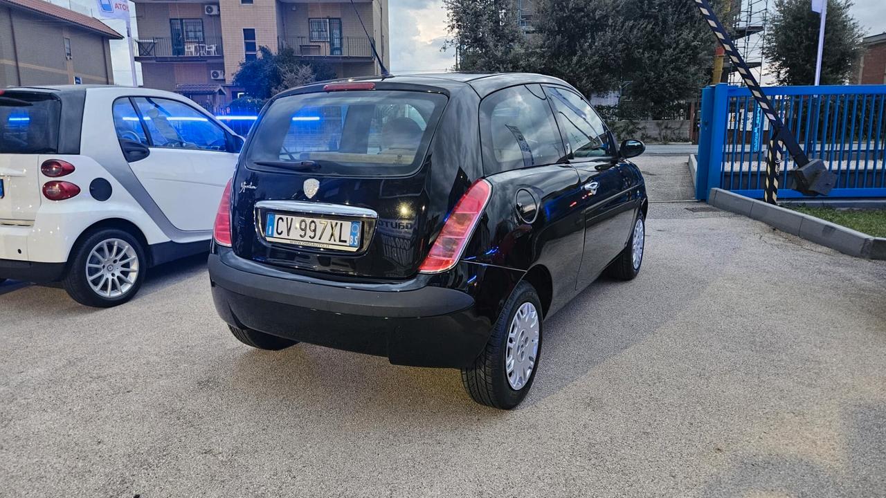 Lancia Ypsilon 1.2 Argento