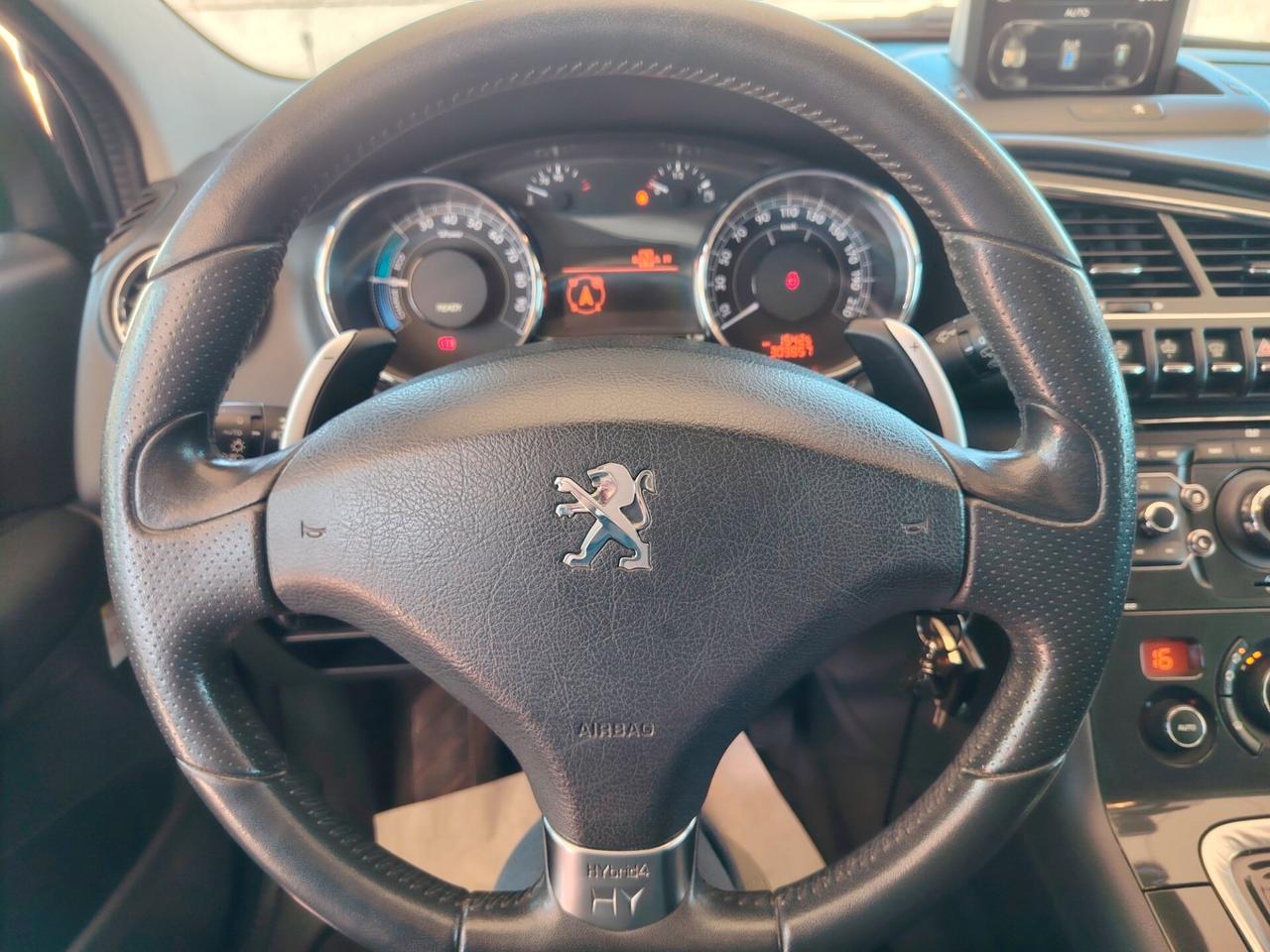 Peugeot 3008 HYbrid4 diesel full opt.