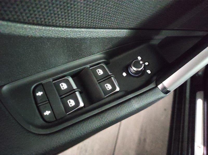 AUDI Q2 - Q2 35 TFSI S tronic Identity Black