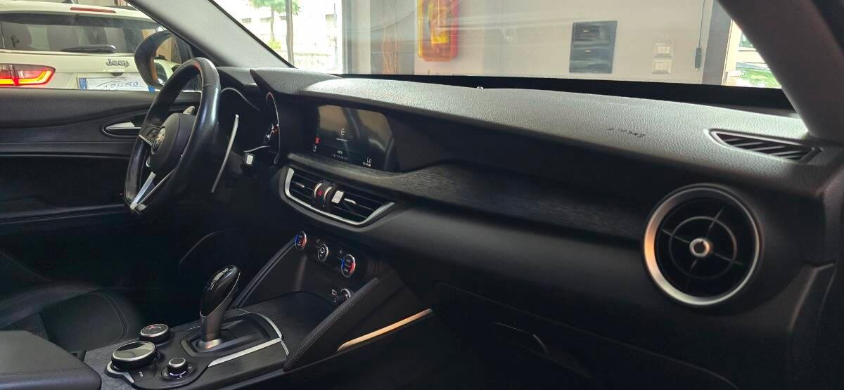 Alfa Romeo Stelvio Executive Q4 210cv *motore nuovo Gar Alfa 2anni*