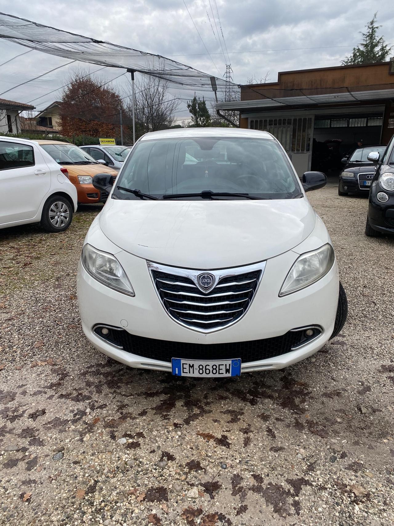 Lancia Ypsilon 1.2 69 CV 5 porte S&S Platinum