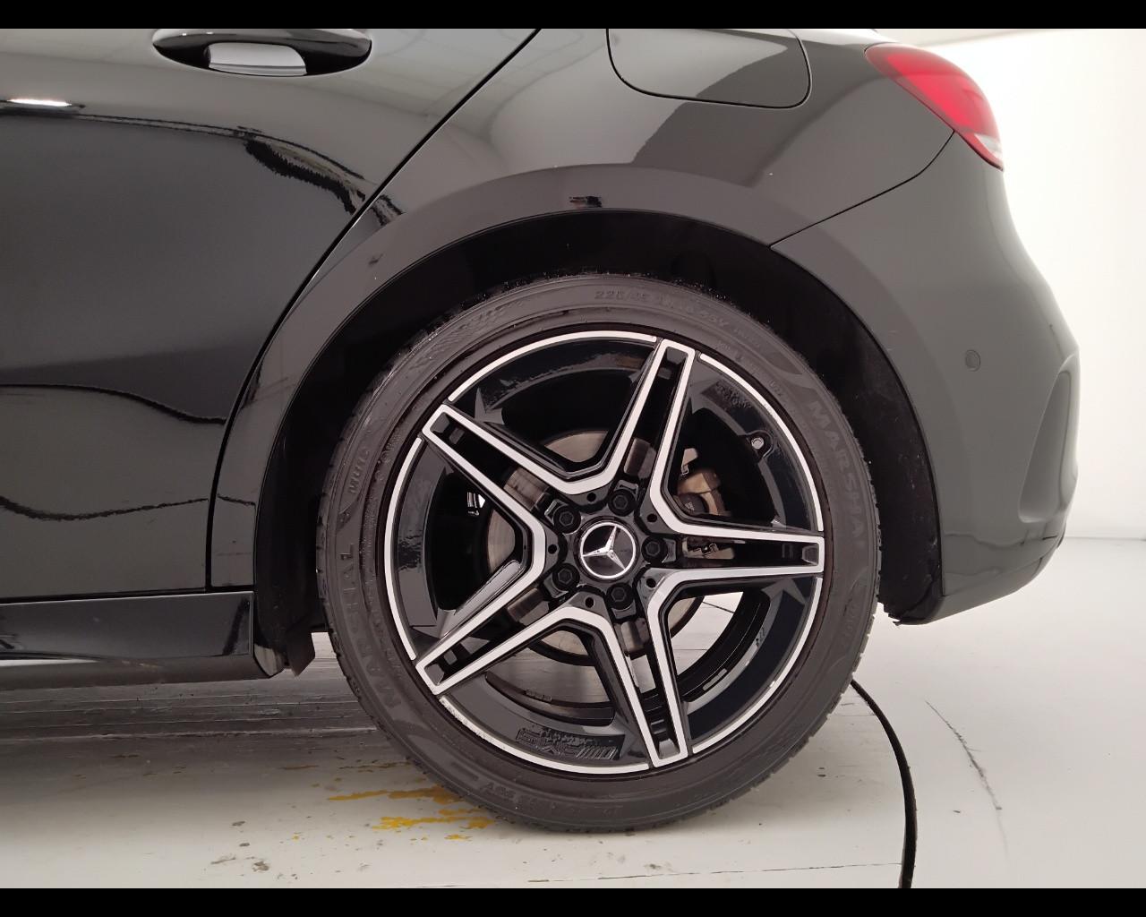 Mercedes-Benz Classe A - W177 2018 - A 180 d Premium Night edition auto