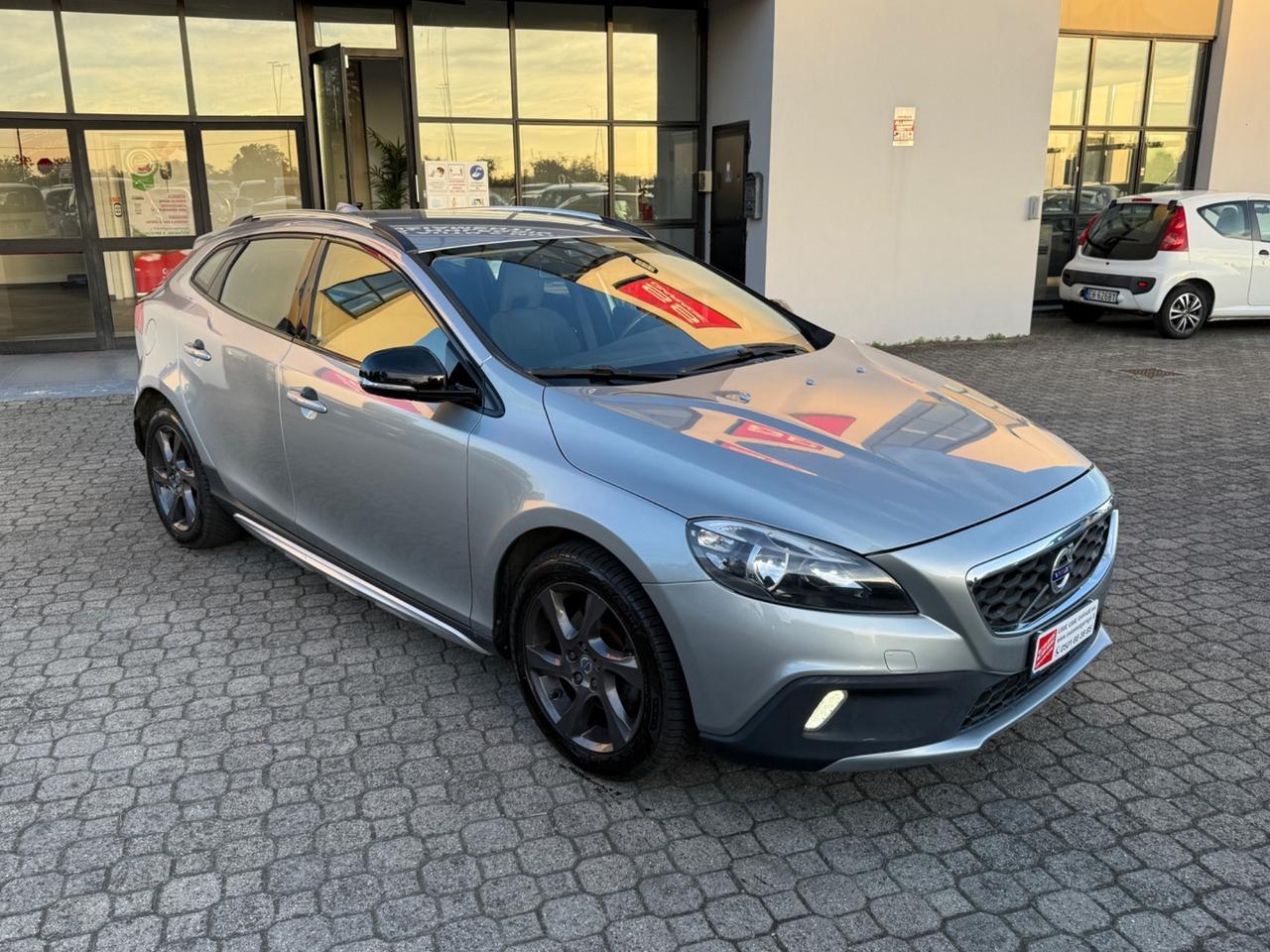 Volvo V40 Cross Country D2 1.6 Summum
