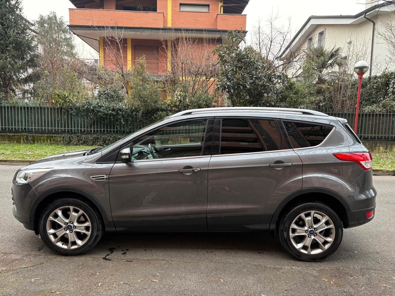 Ford Kuga 2.0 TDCI 140 CV 4WD Powershift Business