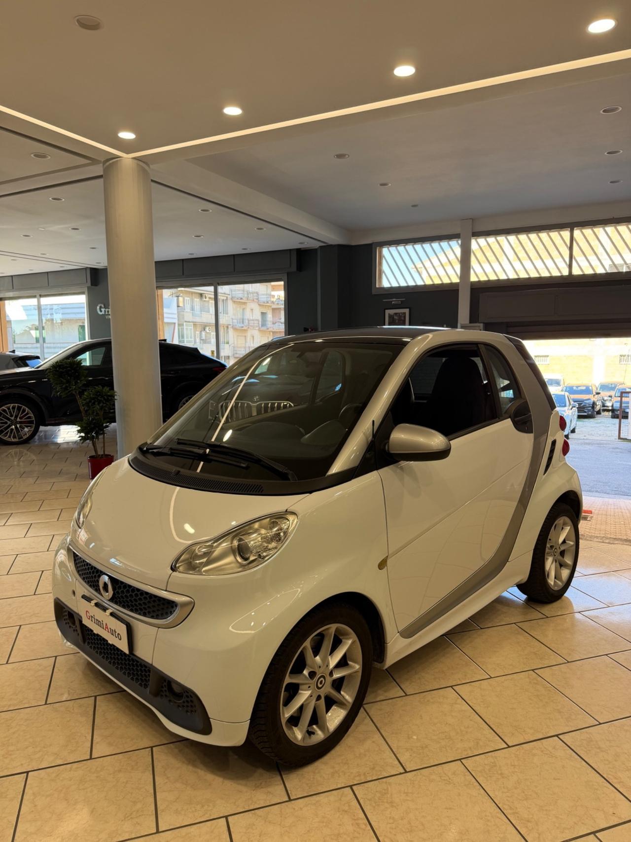 Smart ForTwo 1000 52 kW MHD coupé pure