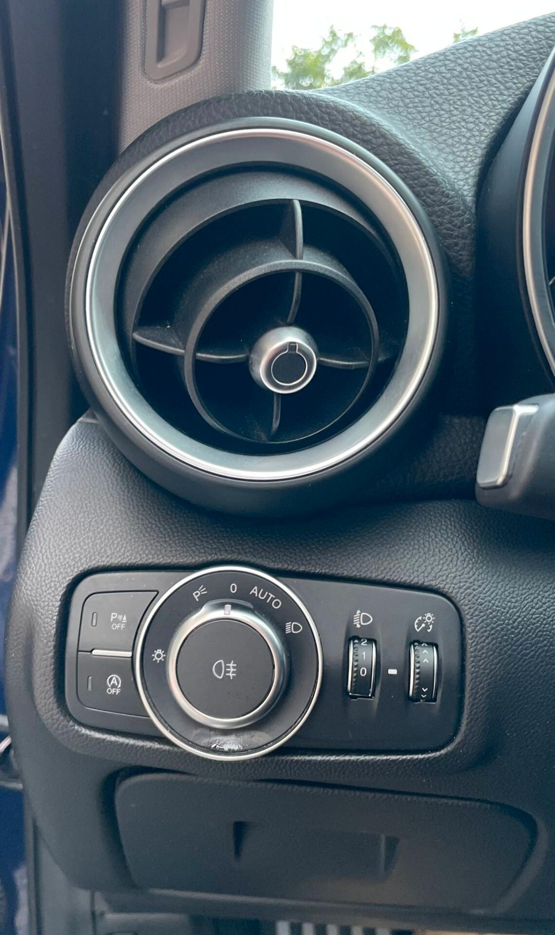 Alfa Romeo Giulia 2.2 Turbodiesel 180 CV Business Sport