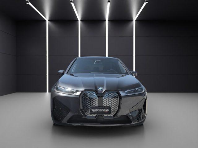 BMW iX xDrive40 Pacchetto Sportivo