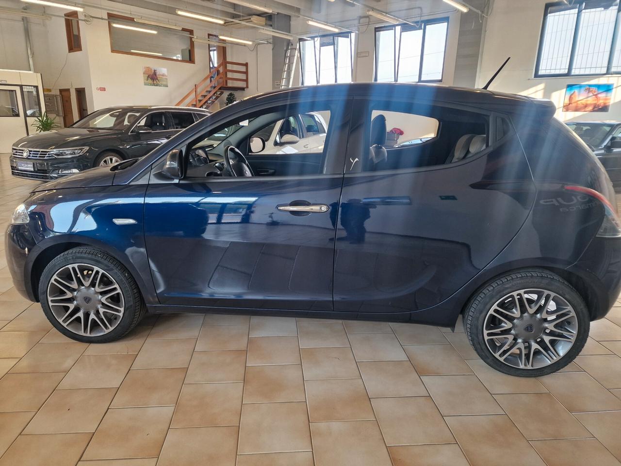 Lancia Ypsilon 1.2 69 CV 5 porte Gold