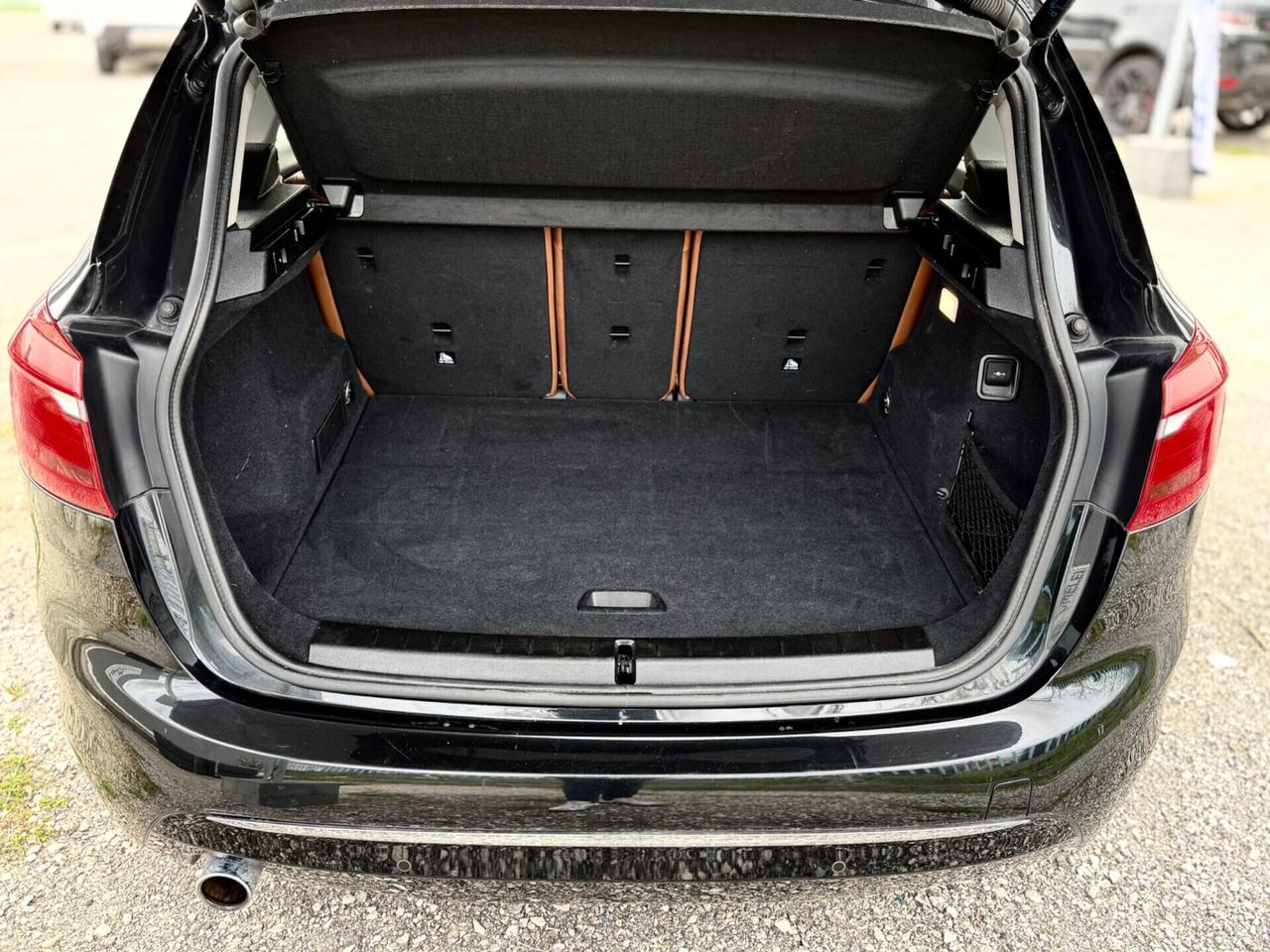 Bmw 216d Active Tourer Luxury *PELLE*FARI LED