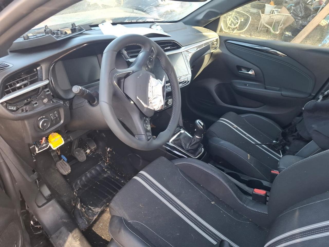 OPEL CORSA 6 SERIE 2024 EURO6E INCIDENTATA