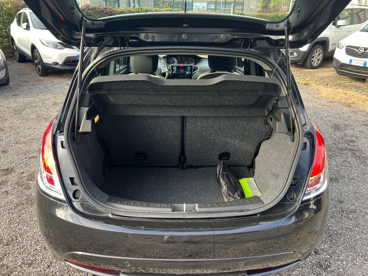 Lancia Ypsilon 0.9 TwinAir 85 CV 5 porte S&S DFN*36000KM