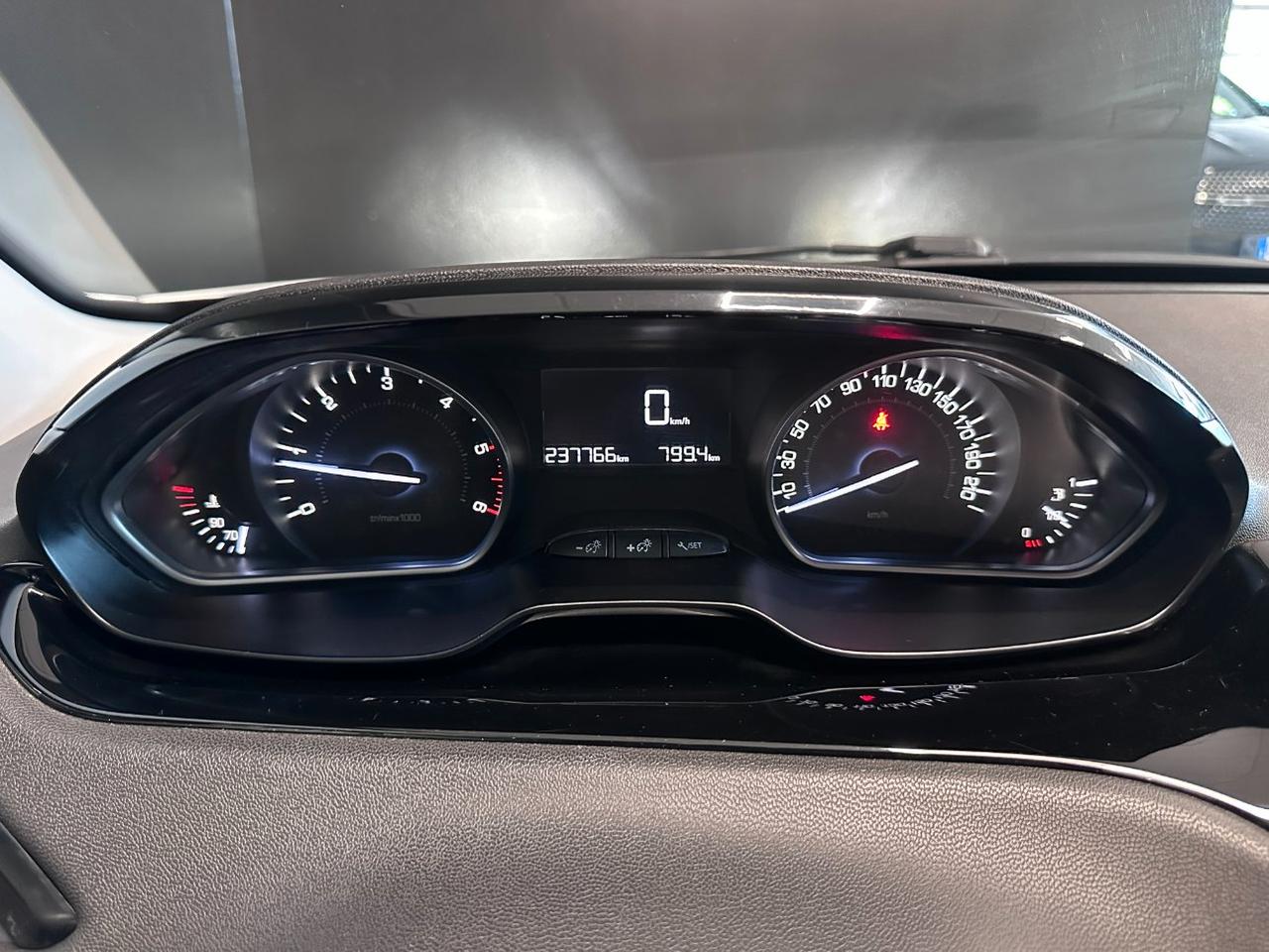 Peugeot 208 5 Porte 208 5p 1.6 bluehdi Active 75cv
